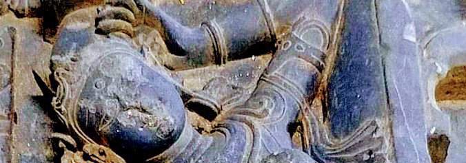 গাইবান্ধায় কষ্টি পাথরের মূর্তি উদ্ধার, গ্রেফতার ৩