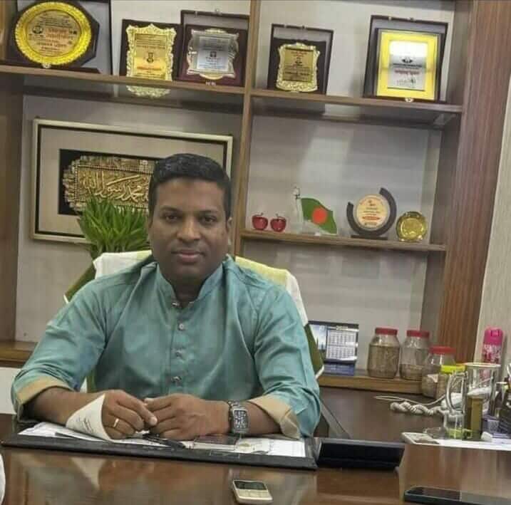 নগরীর কল্পলোকে নির্মাণ শ্রমিকের ন্যায্য পাওনা মজুরি না দিয়ে ভবন মালিক সরোয়ার ও নুর মোহাম্মদ উধাও