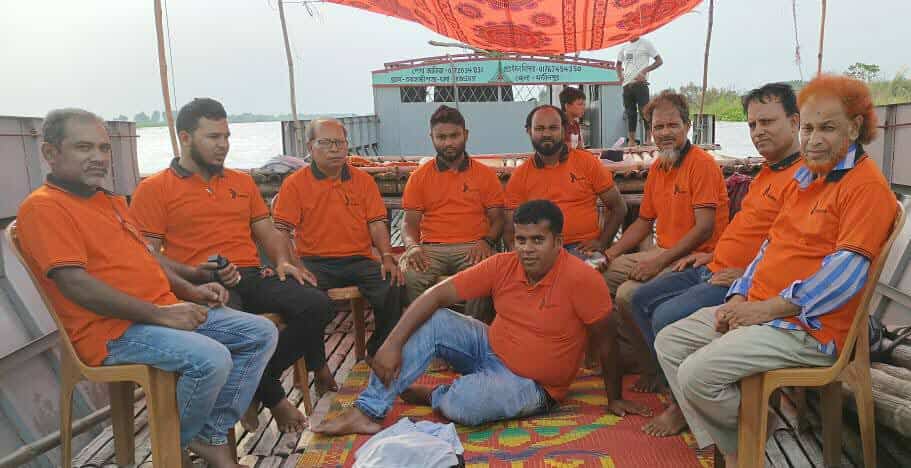 চরভদ্রাসনে গণমাধ্যমকর্মীদের নৌকাভ্রমণ ও পিঠা উৎসবে মিলনমেলা