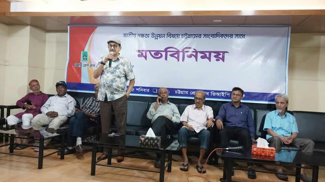 দক্ষতার অভাবে সাংবাদিকতার মর্যাদা ক্ষুণ্ন হয়েছে:- ওসমান গণি মনসুর