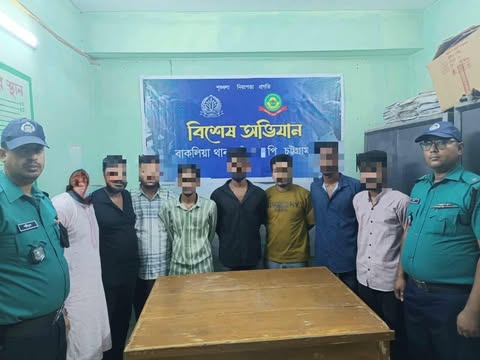 সিএমপি’র গোয়েন্দা (উত্তর-দক্ষিণ) ও বাকলিয়া থানার যৌথ অভিযানে আলোচিত সাজ্জাদ হত্যা মামলার ০৮ আসামি গ্রেফতার
