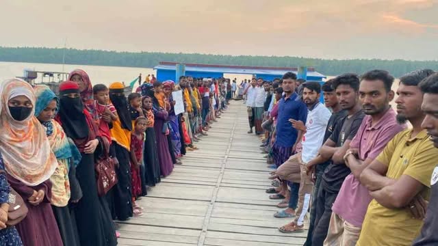 চরমোন্তাজে ছাত্রদল নেতা মিঠুকে বহাল রাখার দাবিতে বিক্ষোভ, আগমনে গণবরণ