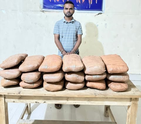 হোমনায় বিপুল পরিমাণ গাঁজাসহ মাদক ব্যবসায়ী গ্রেফতার