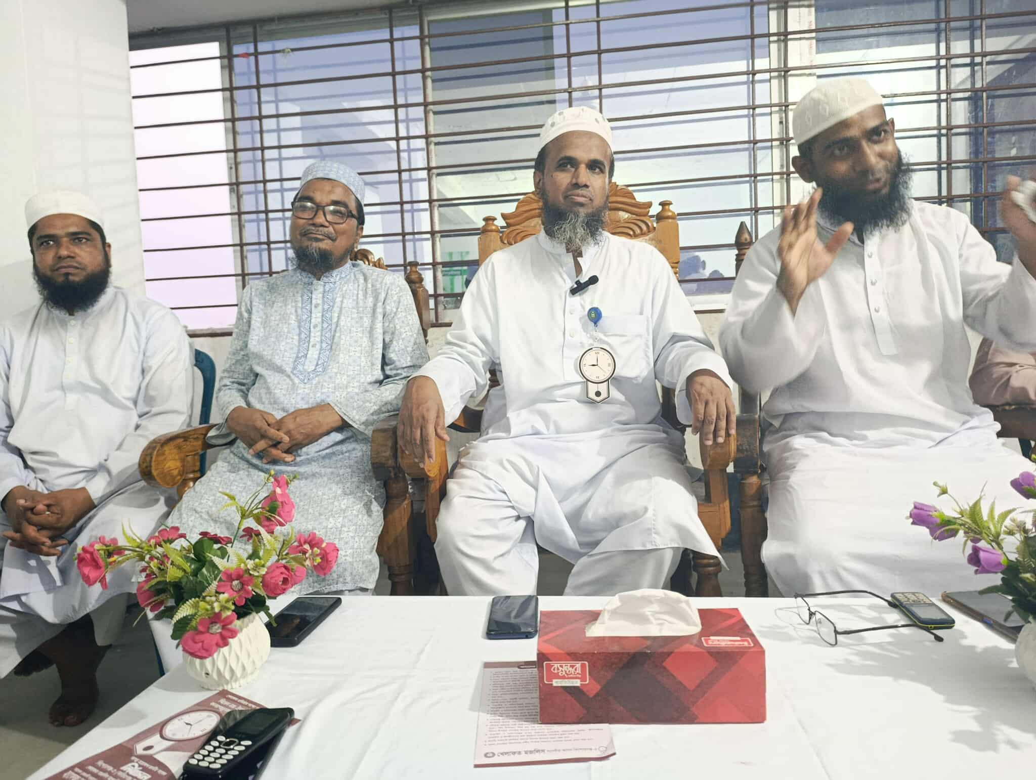 তাড়াইলে খেলাফত মজলিসের প্রার্থী শাহানের গণসংযোগ ও সাংবাদিকদের সাথে মতবিনিময়