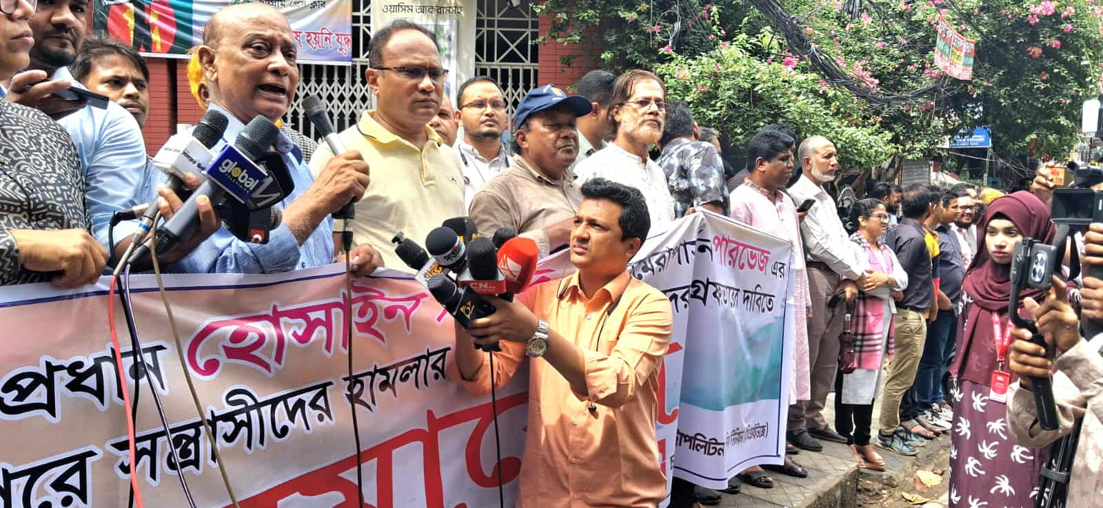 সাংবাদিকের ওপর হামলা, ৪৮ ঘণ্টার আলটিমেটাম চট্টগ্রাম প্রেসক্লাব ও সিএমইউজের