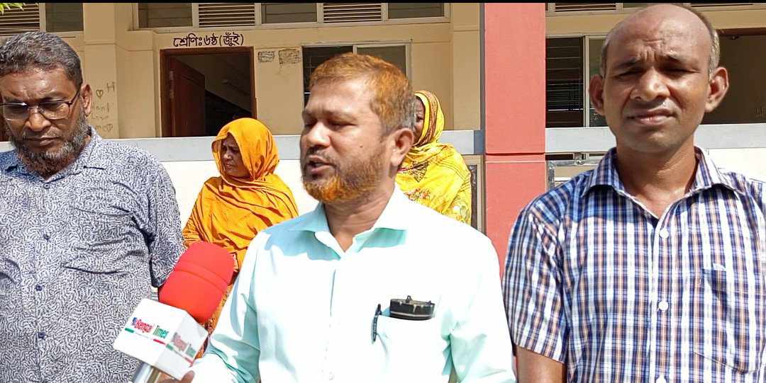 শনিবারও ক্লাস চললো গাইবান্ধার পশ্চিম কুপতলা উচ্চ বিদ্যালয়ে