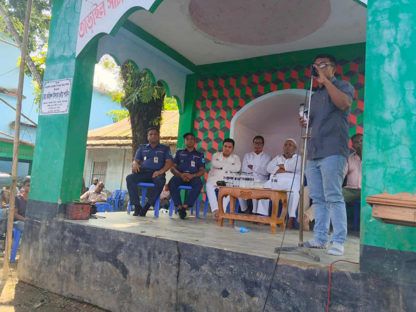 তাড়াইলে চুরি -ছিনতাই রোধে করণীয় শীর্ষক আলোচনা সভা অনুষ্ঠিত