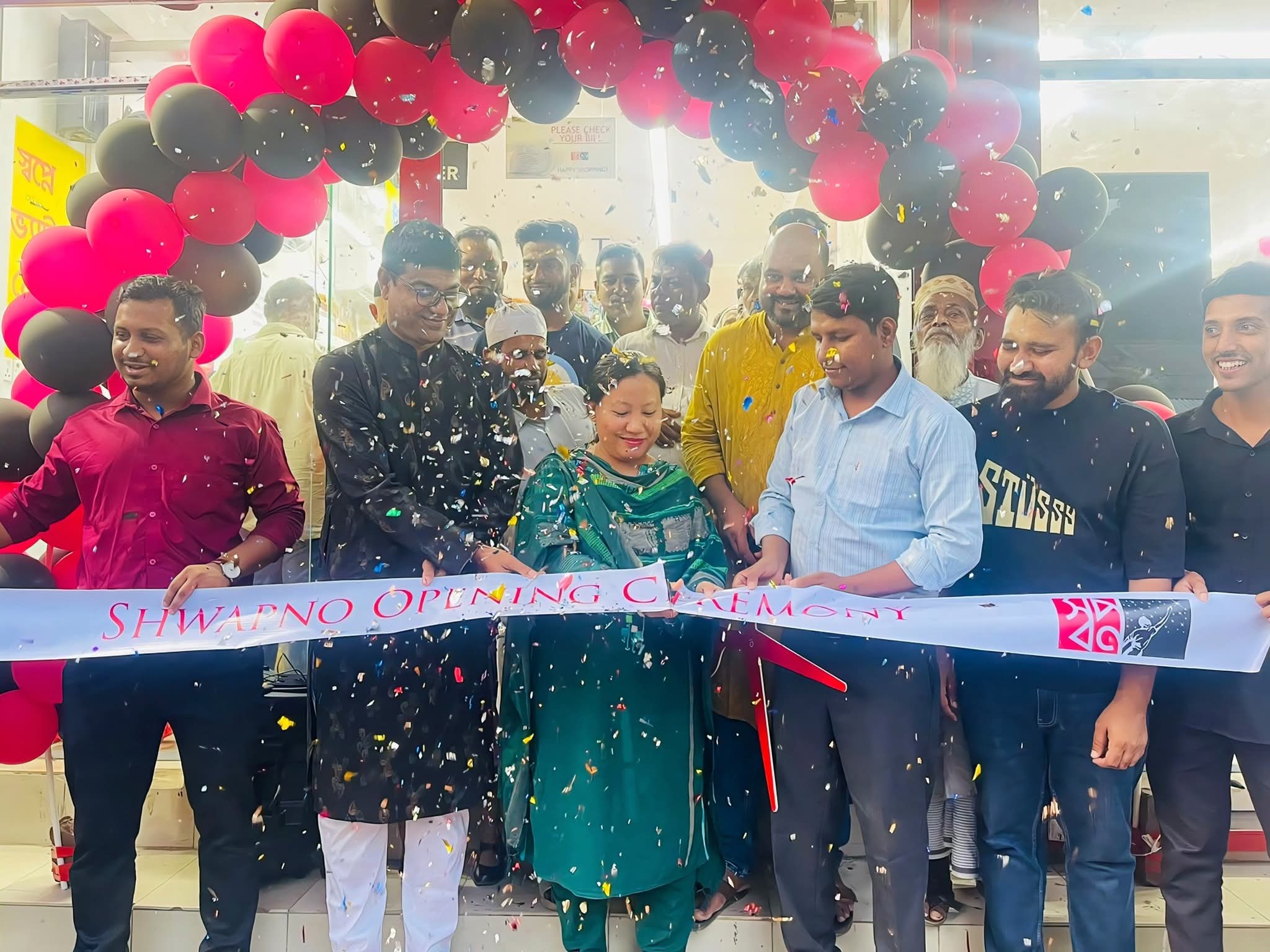 হোমনায় ‘স্বপ্ন সুপার শপ’-এর শুভ উদ্বোধন