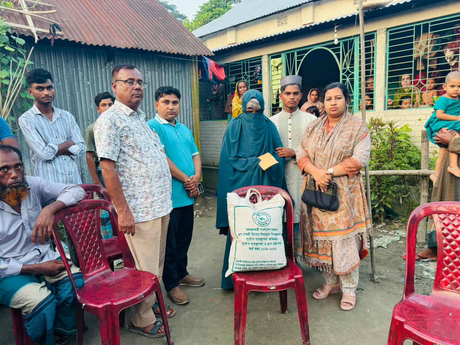 বজ্রপাতে নিহত পরিবারের পাশে উপজেলা প্রশাসন