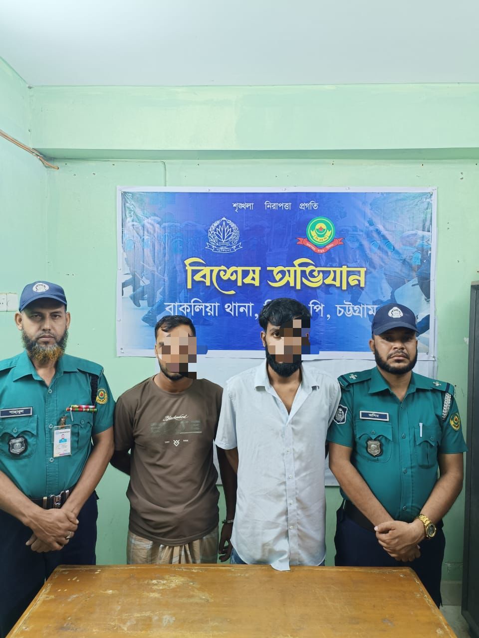 বিদেশি পিস্তলসহ নগরীর সাজ্জাদ হত্যার দুই শীর্ষ আসামি গ্রেপ্তার