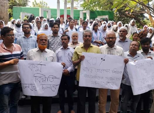 নবীনগরে শিক্ষকদের কর্ম বিরতির ক্ষতি পূরণে বন্ধের দিনে শ্রেণী কার্যক্রম চলমান