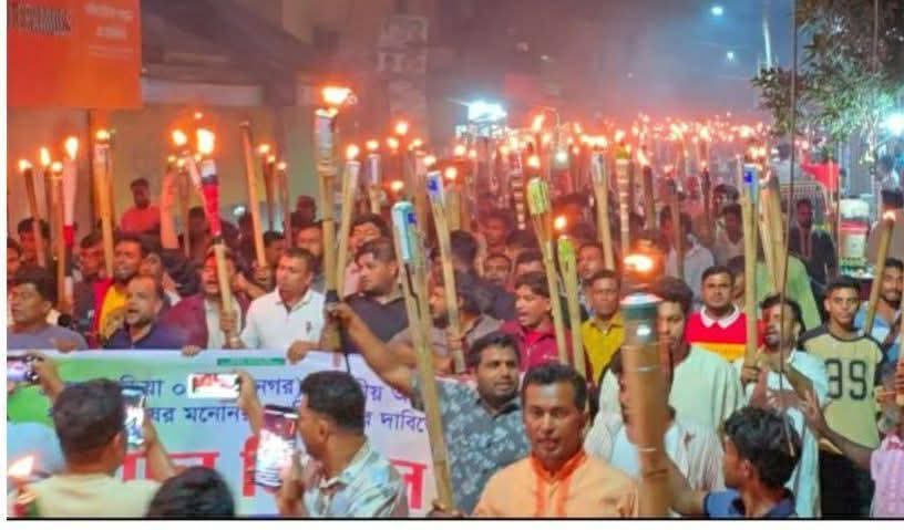 নবীনগরে বিএনপির মনোনয়ন পরিবর্তনের ইচ্ছামতো দাবিতে মশাল মিছিল