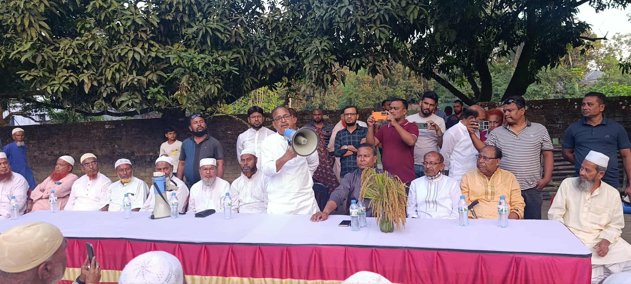 ধানের শীর্ষকে বিজয়ী করার লক্ষ্যে বাগআঁচড়ায় প্রবীণ ভোটারদের সাথে মতবিনিময় 