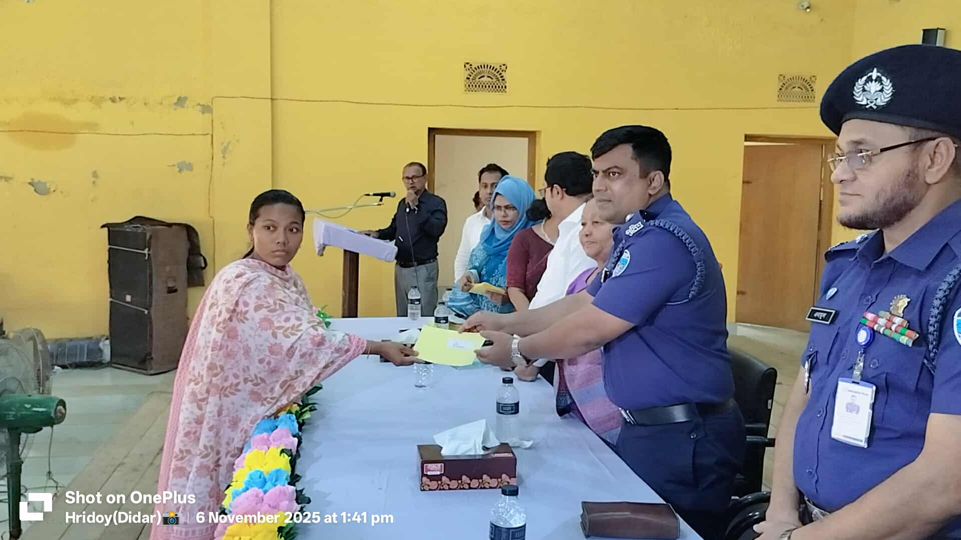গুইমারা রামসু বাজারের ঘটনায় ক্ষতিগ্রস্তদের পূনর্বাসনে জেলা প্রশাসনের আর্থিক সহযোগিতা প্রদান