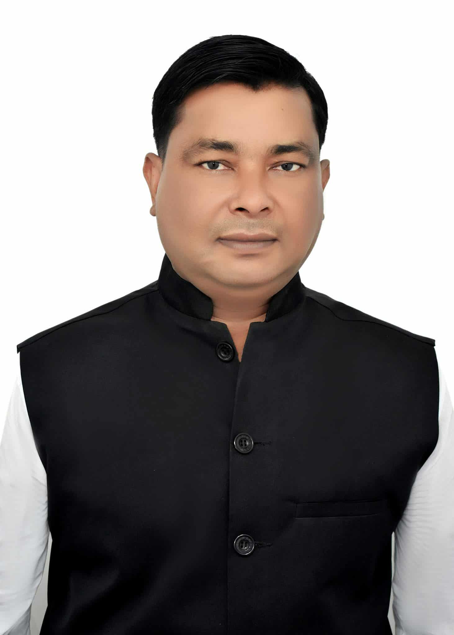 সদরপুরের সাবেক জেলা পরিষদ সদস্য এখলাছ আলী ফকিরসহ চারজনকে গ্রেপ্তার করেছে পুলিশ