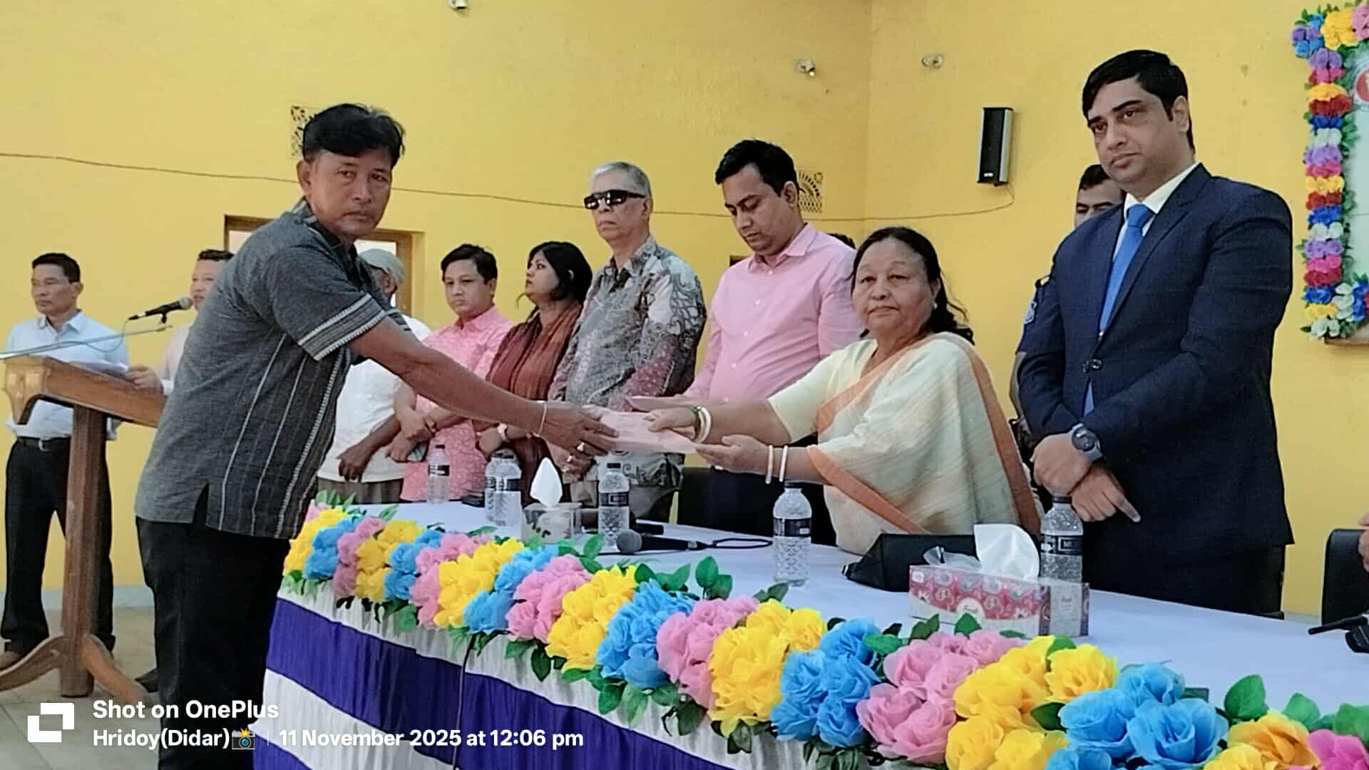 গুইমারায় রামসু বাজারের ঘটনায় ক্ষতিগ্রস্তদের মাঝে জেলা পরিষদের অর্ধকোটি টাকার আর্থিক সহায়তা প্রদান