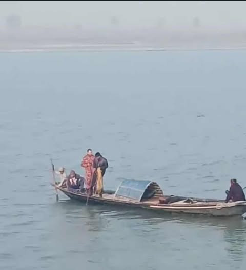 চরভদ্রাসনে পদ্মা নদীতে   তিন দিনেও সন্ধান মেলেনি আরিফের, পদ্মা নদীতে শ্রমিক নিখোঁজ