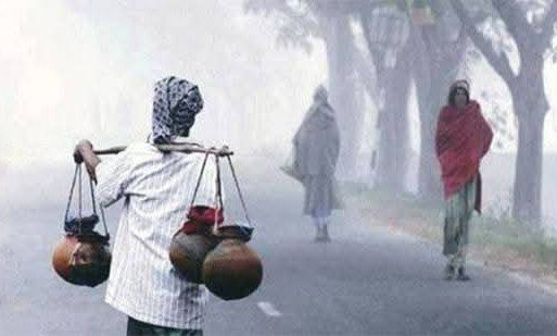 তীব্র শীতের সাথে ঘন কুয়াশা, বিপর্যস্ত গাইবান্ধার জনজীবন