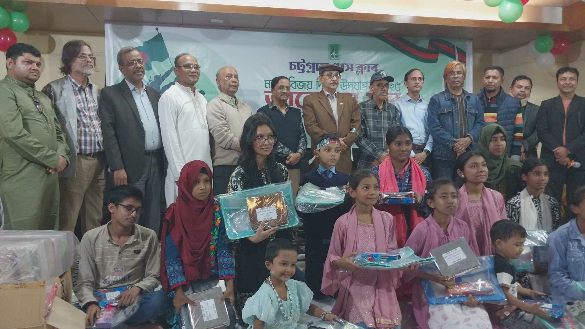 বর্ণাঢ্য আয়োজনে চট্টগ্রাম প্রেস ক্লাবে মহান বিজয় দিবস উদযাপন
