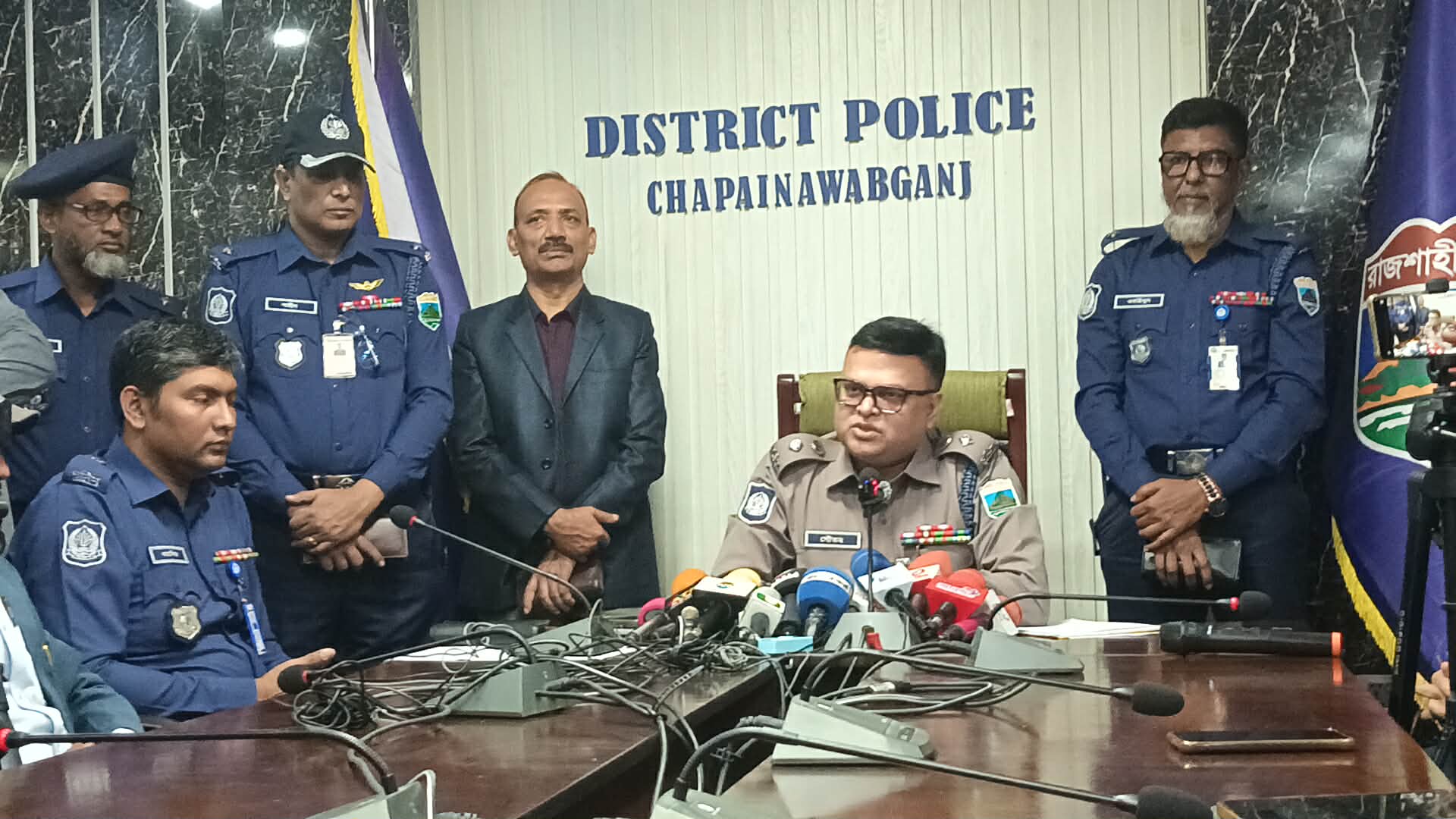 চাঁপাইনবাবগঞ্জে নবাগত পুলিশ সুপারের সঙ্গে সাংবাদিকদের মতবিনিময় সভা