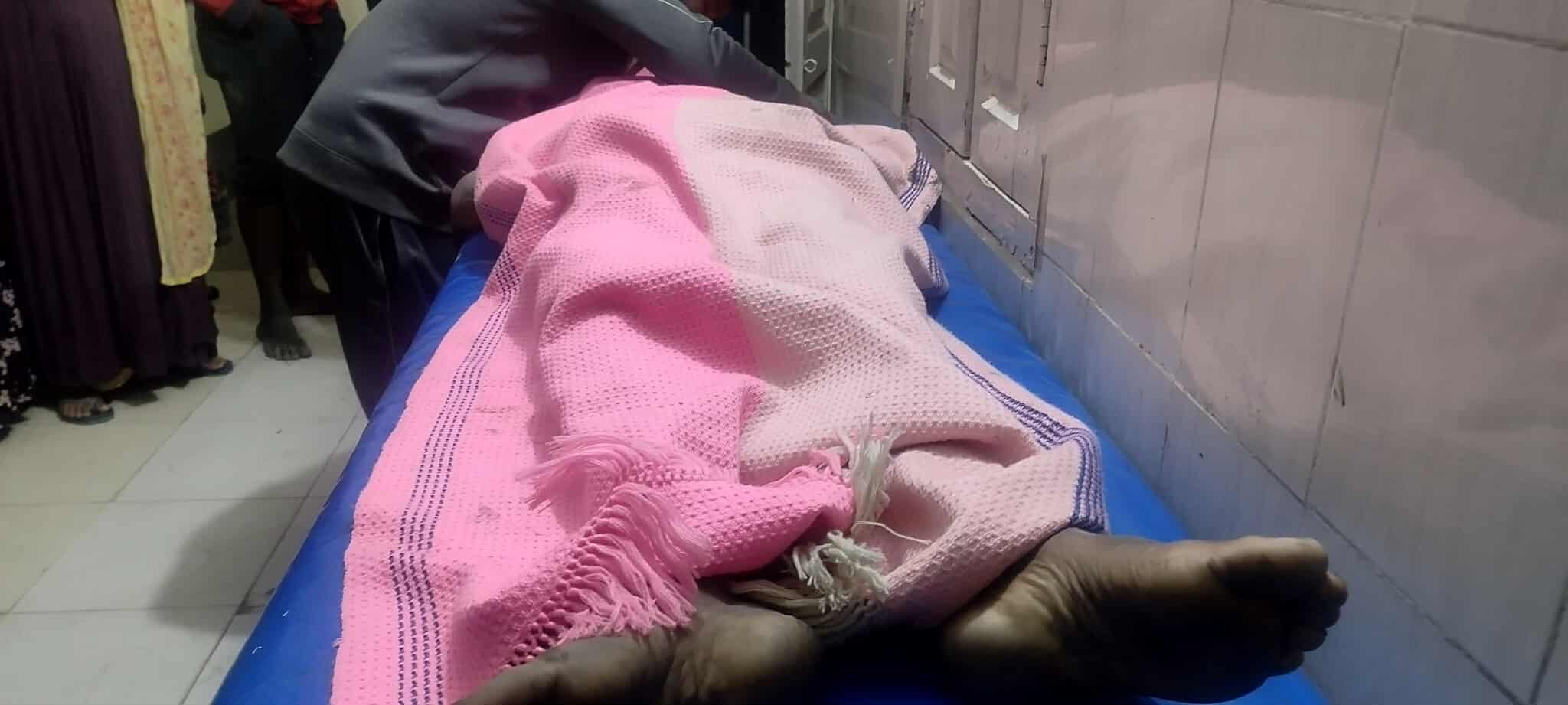 রাজশাহীর মোহনপুরে পুকুর খননে বাধা দেওয়ায় ভেকুর নিচে ফেলে যুবককে হত্যা