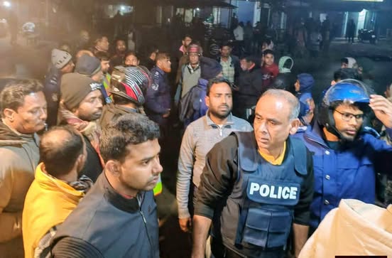 গাইবান্ধায় পুলিশের ওপর হামলা, আহত ৪