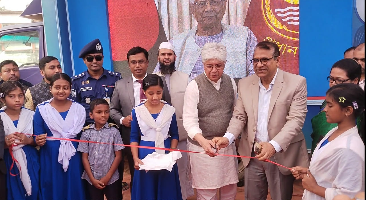 কুলিয়ারচরে ভোটের গাড়ির কার্যক্রম উদ্বোধন করেন উপদেষ্টা আদিলুর রহমান খান