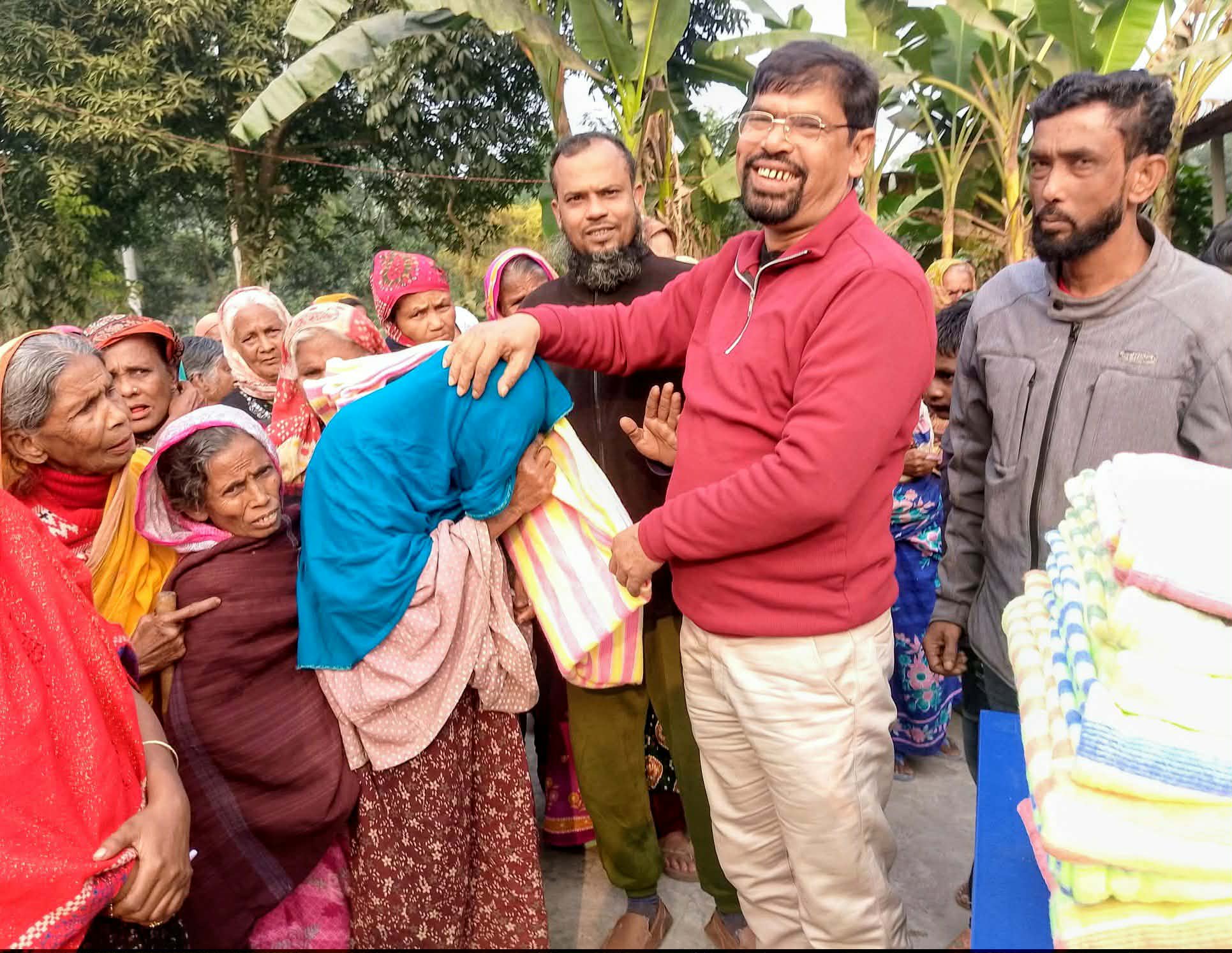 ফুলছড়িতে শীতার্তদের পাশে আবুল কাশেম ইলিমা কল্যাণ ট্রাস্ট