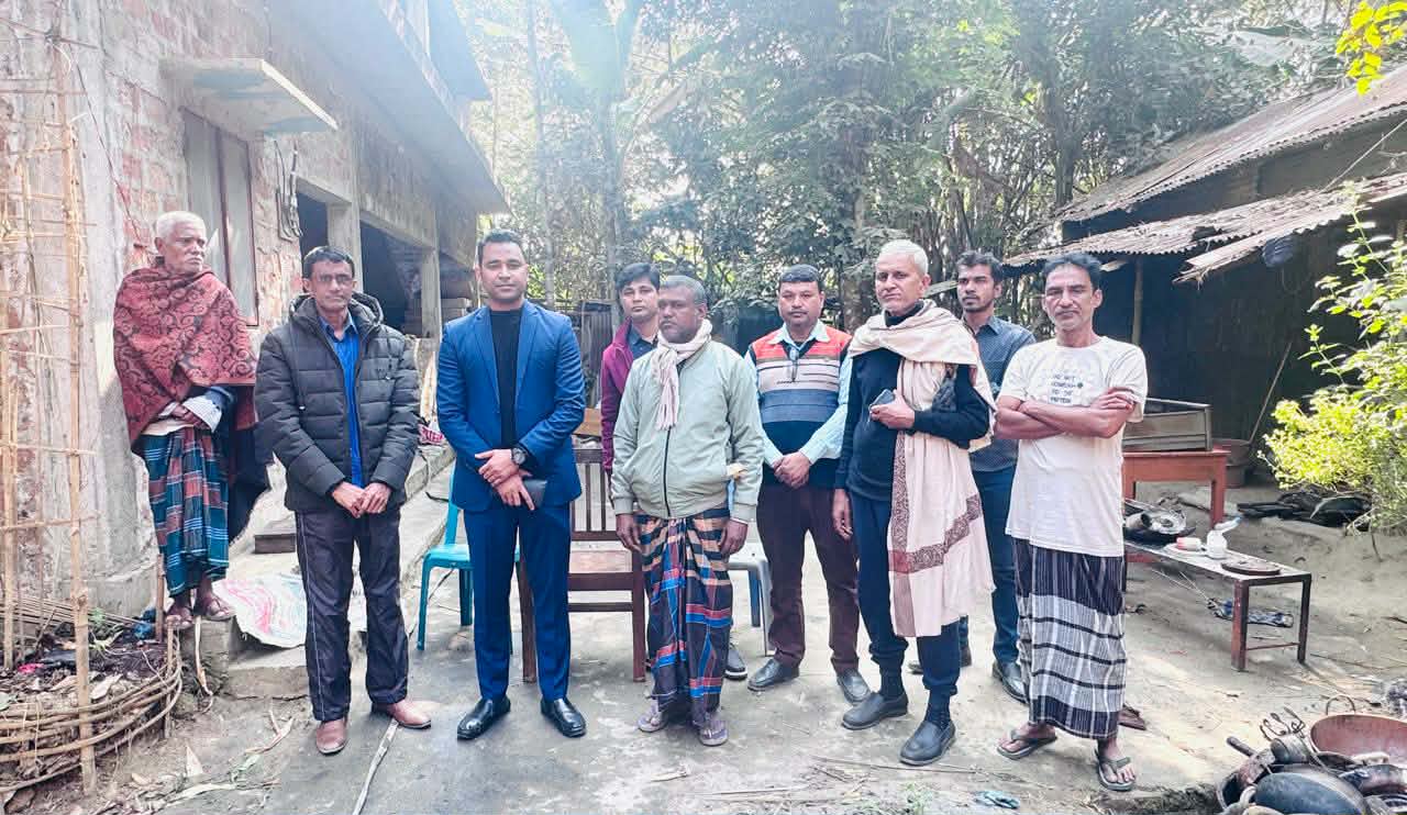 গোয়াইনঘাটে অগ্নিকাণ্ডে পুড়ে যাওয়া ঘর প্রশাসনের পরিদর্শন ও সহায়তার আশ্বাস প্রদান