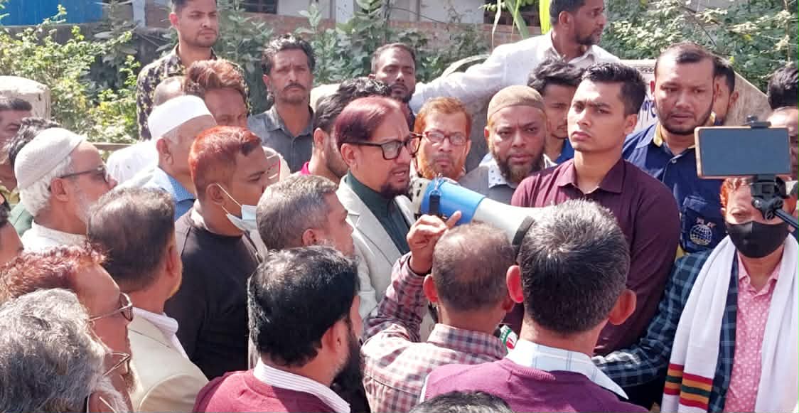 শহরকে সুন্দর রাখতে খালের পাড়ে ও যত্রতত্র ময়লা না ফেলার আহ্বান মেয়র ডা. শাহাদাত হোসেনের