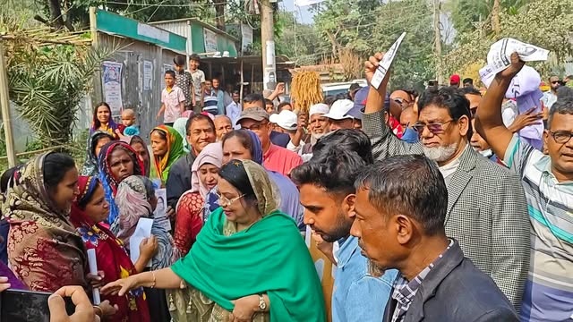মানিকগঞ্জে একমাত্র নারী প্রার্থী হিসেবে জনপ্রিয়তার শীর্ষে আফরোজা খানম রিতা