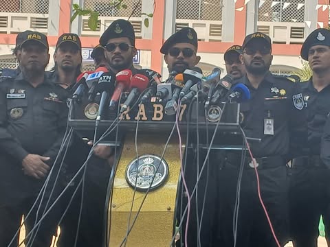 র‌্যাব-৭, চট্টগ্রাম’র অধিনায়ক কর্তৃক নগরীর বিভিন্ন ভোট কেন্দ্র পরিদর্শন