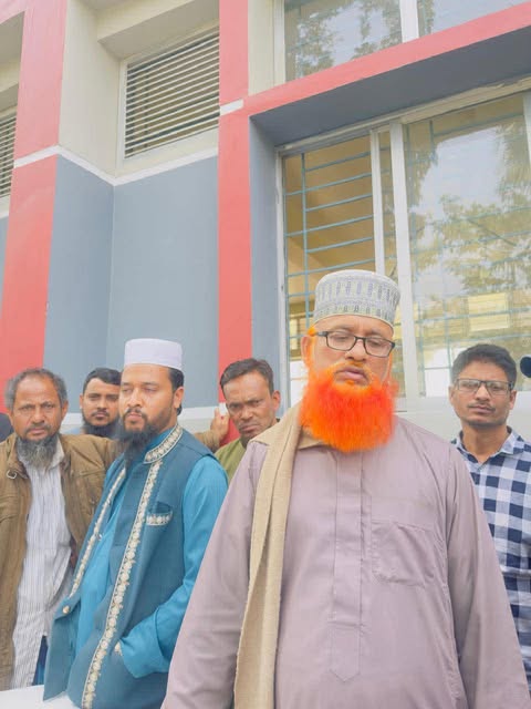 মুরাদনগরে ভোট কেনার অভিযোগে জামায়াত নেতা নগদ টাকাসহ আটক