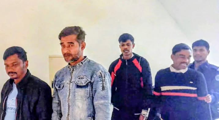 গাইবান্ধায় পুলিশের উপর হামলা: ৬ আসামীর ২ দিনের রিমান্ড