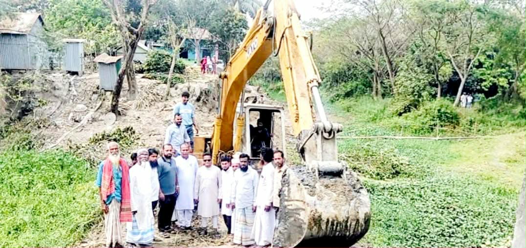 নবীনগরে এমপি নির্বাচিত হতেই রাস্তার কাজ শুরু, আনন্দিত গ্রামবাসী