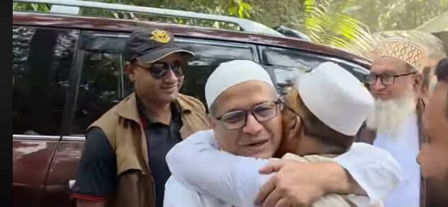 ফরিদপুর-৪-এ সৌজন্যের নজির: প্রতিদ্বন্দ্বীর বাড়িতে নবনির্বাচিত এমপি শহিদুল ইসলাম বাবুল