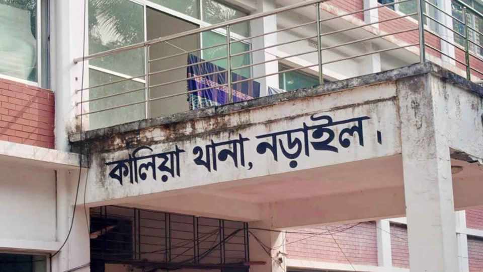 নড়াইলের কালিয়ায় বৃদ্ধর ঝুলন্ত মরদেহ উদ্ধার করেছে থানা পুলিশ