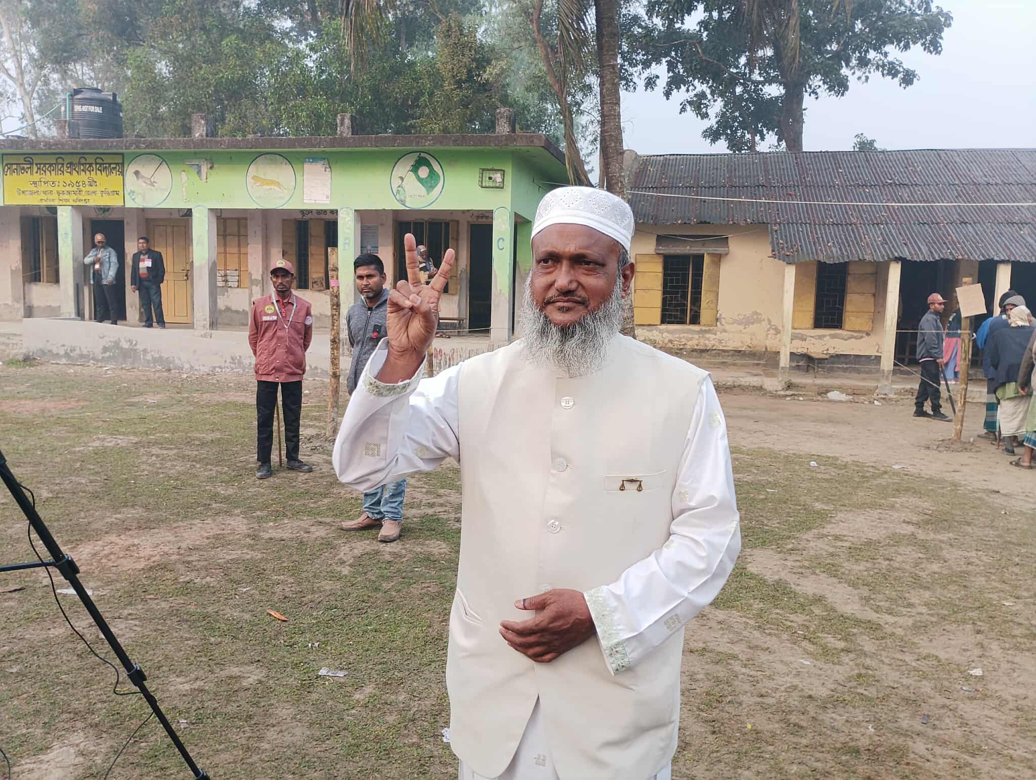 কুড়িগ্রাম-১ আসনে বিজয়ের হাসি জামায়াত প্রার্থী আনোয়ারুল ইসলামের