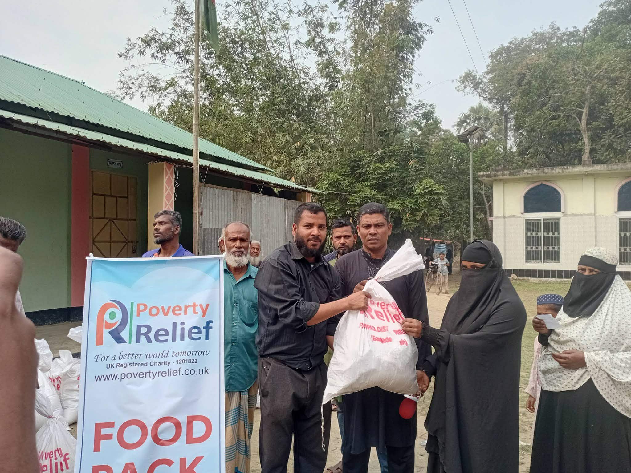 কচুয়ায় প্রোভাটি রিলিফের উদ্যোগে মাহে রমজানের ফুড প্যাক বিতরণ
