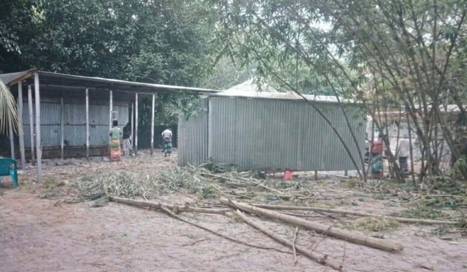 চরভদ্রাসনের মধ্য সালেপুর জমি-জমা বিরোধে মুসার বেপারীর পরিবারের লোকদের মারধর করে জমি জবরদখলে চেষ্টা থানায় অভিযোগ 