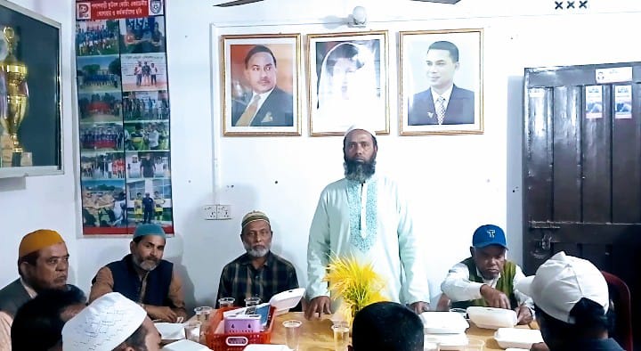পলাশবাড়ী পৌর নির্বাচন সামনে রেখে সাংবাদিকদের সঙ্গে মতবিনিময় ও ইফতার করলেন সম্ভাব্য মেয়র প্রার্থী ফরিদুল হক রুবেল