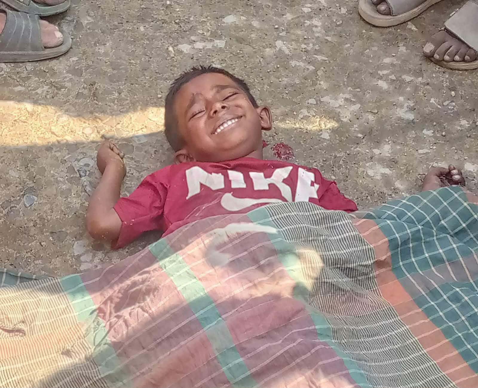 জাফলংয়ে বেপরোয়া ট্রাকের চাপায় ৬ বছরের শিশুর মৃত্যু