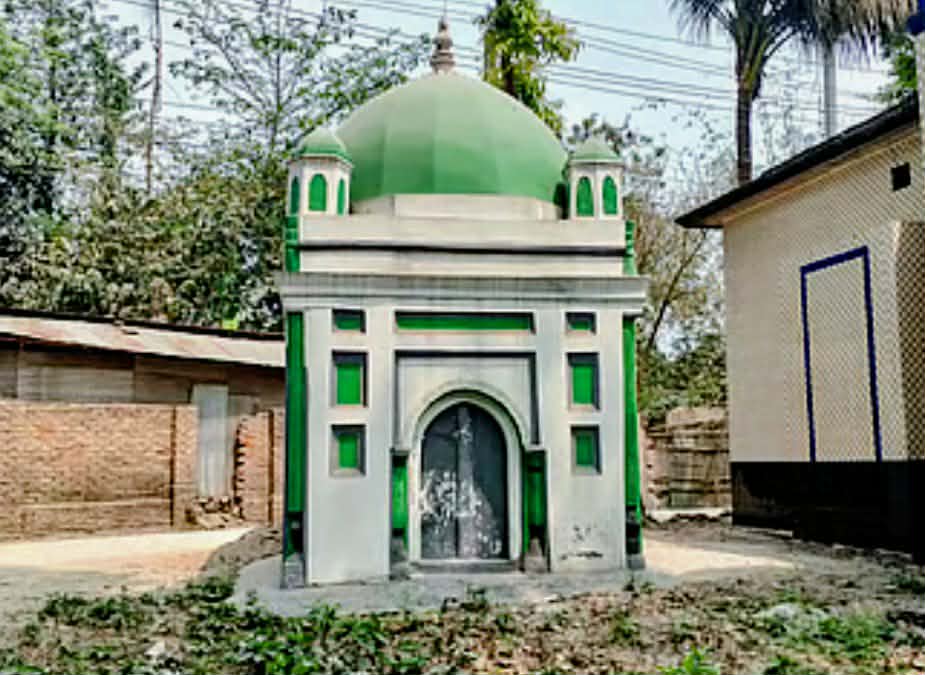 প্রায় ২০০ বছরের পুরোনো গাইবান্ধার সবচেয়ে ছোট মসজিদ
