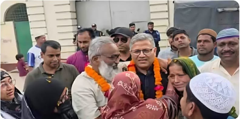 ভাঙ্গার আলগী ইউ পি চেয়ারম্যান  সিদ্দিককে জেলগেটেফরিদপুর ৪  সংসদ সদস্যবাবুলের ফুলেল শুভেচ্ছা