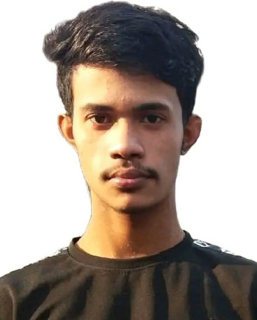 কচুয়ায় গাছে মাইক বাঁধতে গিয়ে নিচে পড়ে শ্রমিকের মৃত্যু
