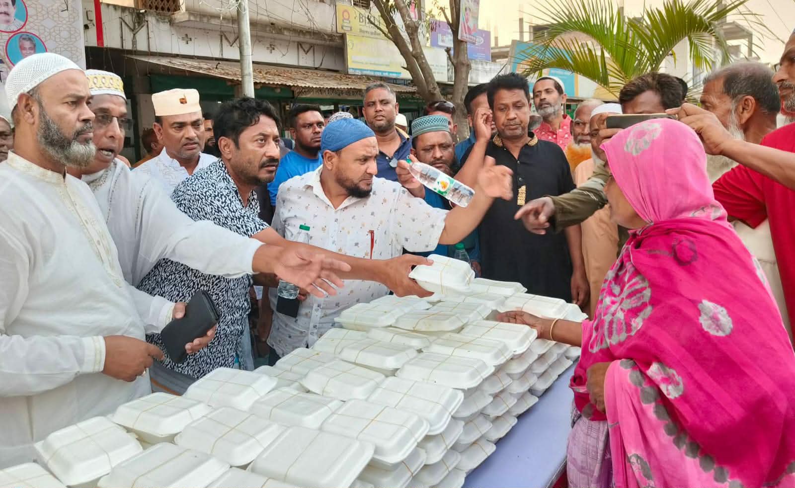 শার্শায় খালেদা জিয়ার মাগফিরাত কামনায় ইফতার বিতরণ ও দোয়া মাহফিল
