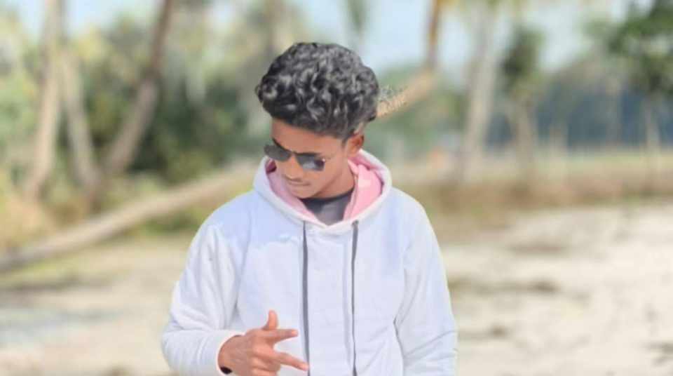 নড়াইলে ঈদের দিন ঘুরতে বেরিয়ে মোটরসাইকেল নিয়ন্ত্রণ হারিয়ে যুবকের মৃত্যু আহত আরেক বন্ধু