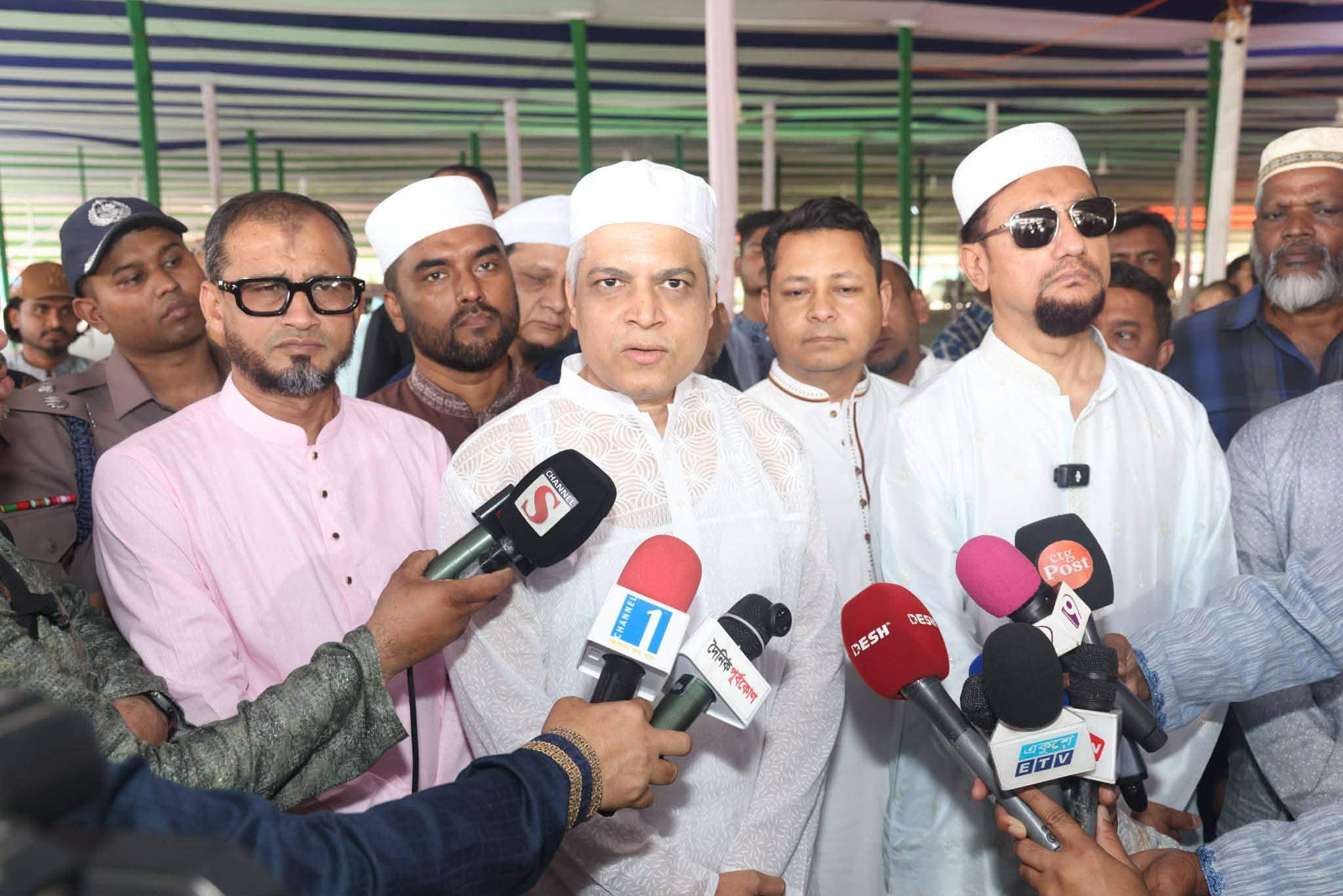 জমিয়তুল ফালাহ ময়দানে ঈদ জামাতের প্রস্তুতি পরিদর্শন করেন সিএমপি’র অতিরিক্ত পুলিশ কমিশনার