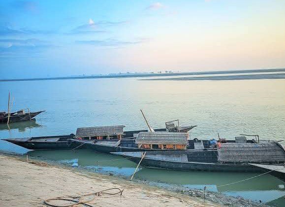 বালাসীঘাটের ইতিকথা, নদী পাড়ের কান্না