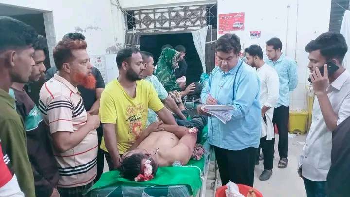 নড়াইলের কালিয়ায় মাংস ভাগাভাগির দ্বন্দ্বে দু’পক্ষের সংঘর্ষ, আহত ২৫ গ্রেপ্তার ২০
